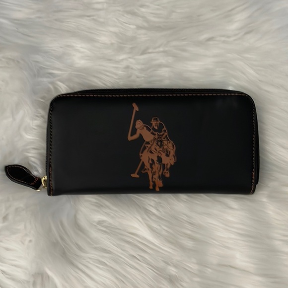 US Polo Association Zip Around Wallet - Picture 1 of 4